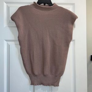 Sweater vest (shoulder pads)